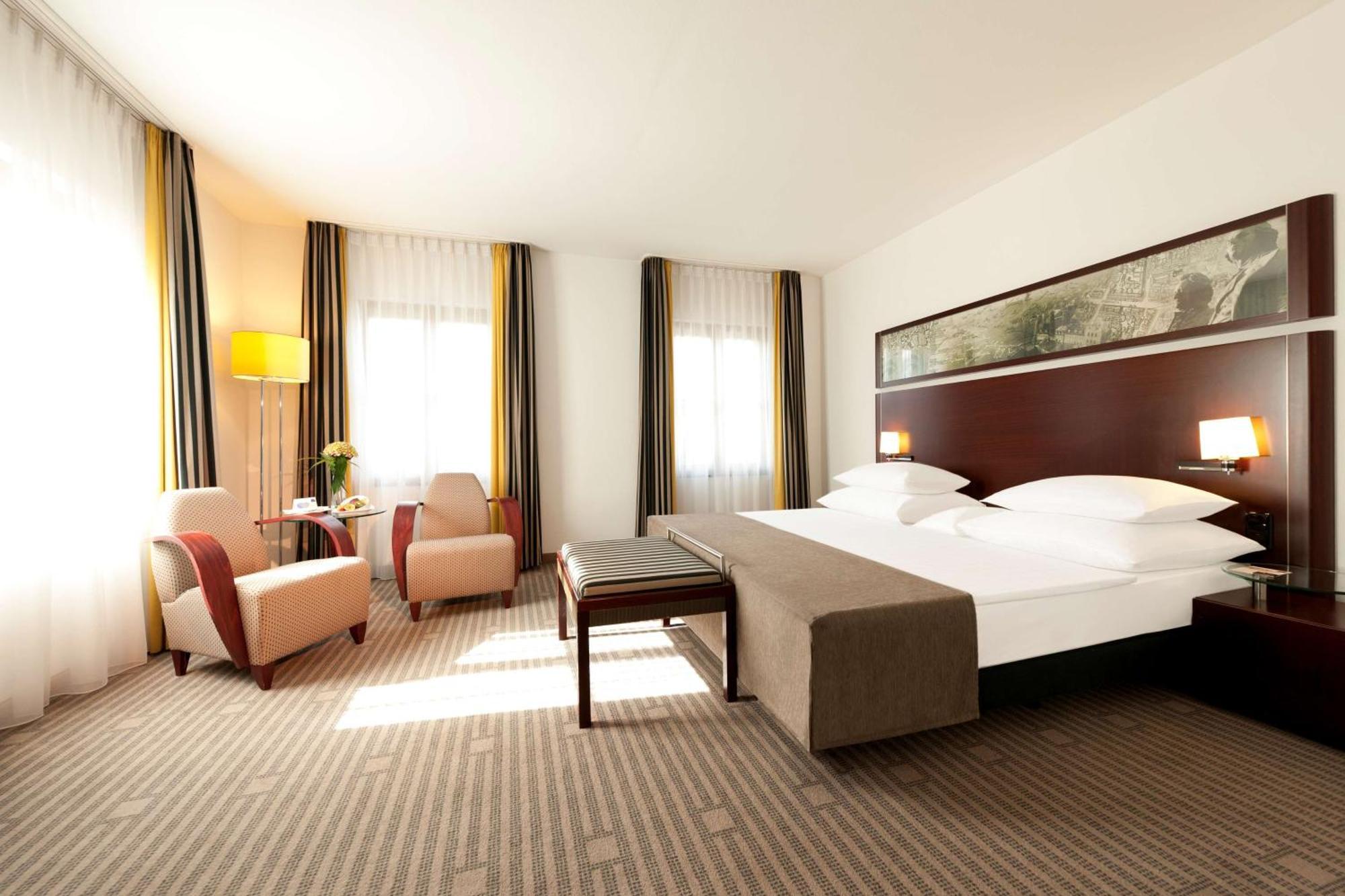 Hotel Dorint Am Goethepark 4*